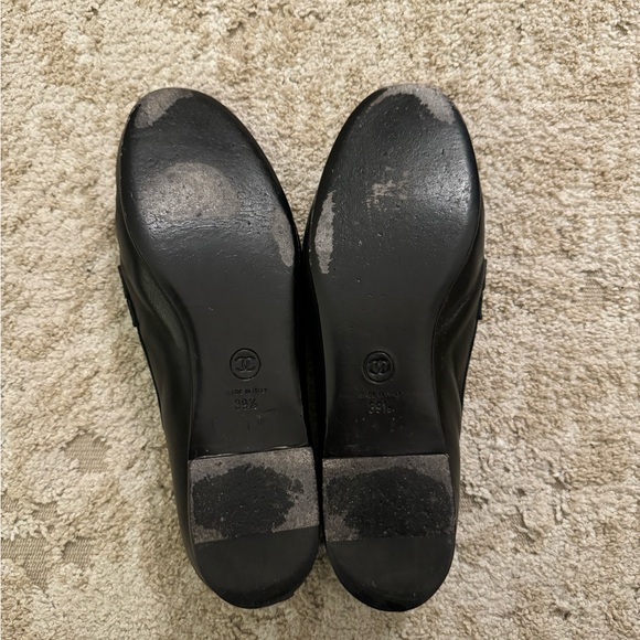 Chanel Black Leather Loafers for Women - Picture 2 of 2